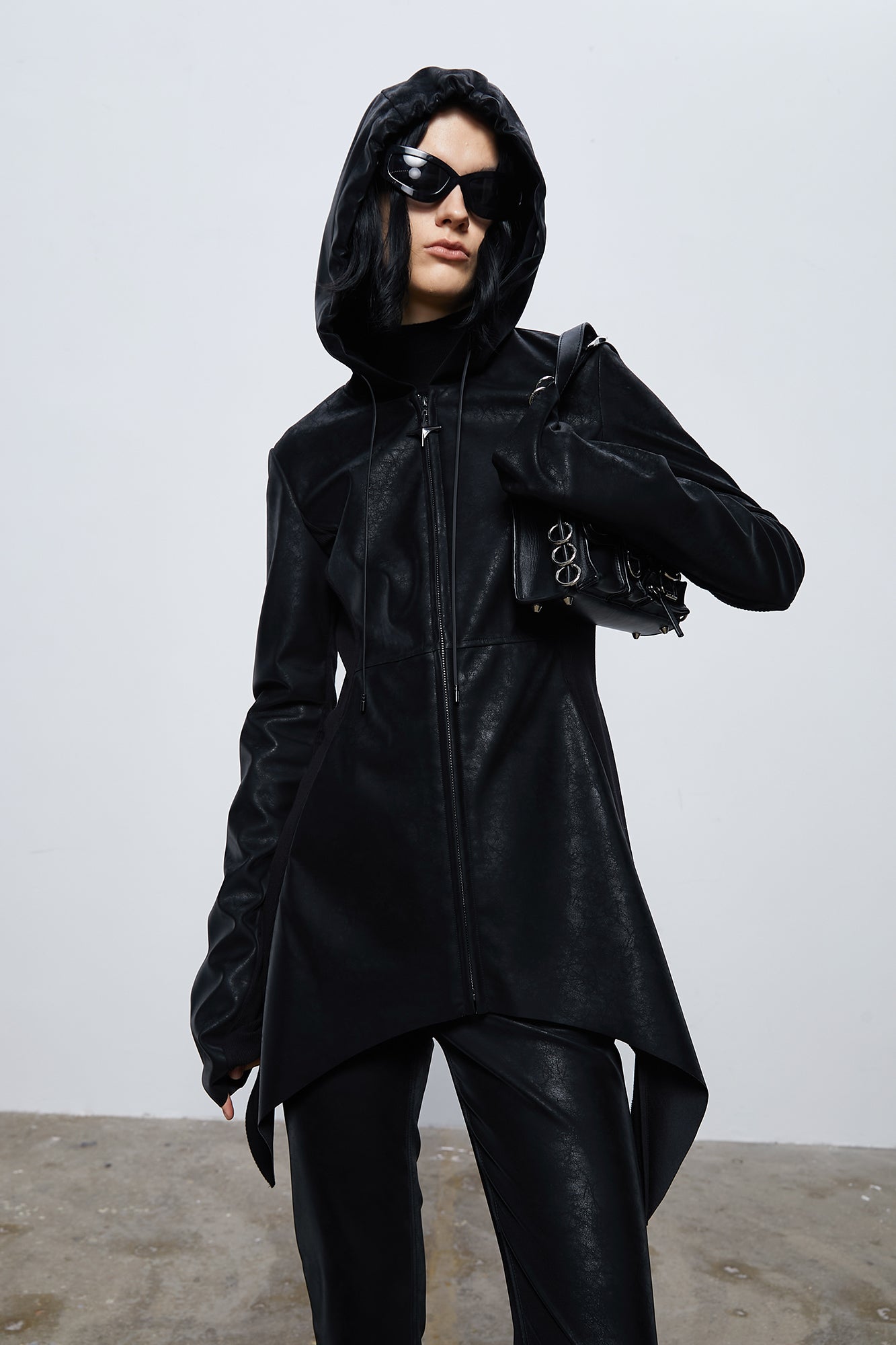 Star-shaped hem jacket