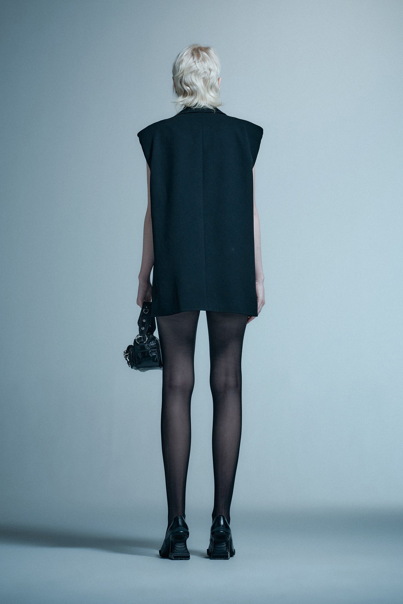 Acetic acid
tetramer
multi-layer
hollow vest