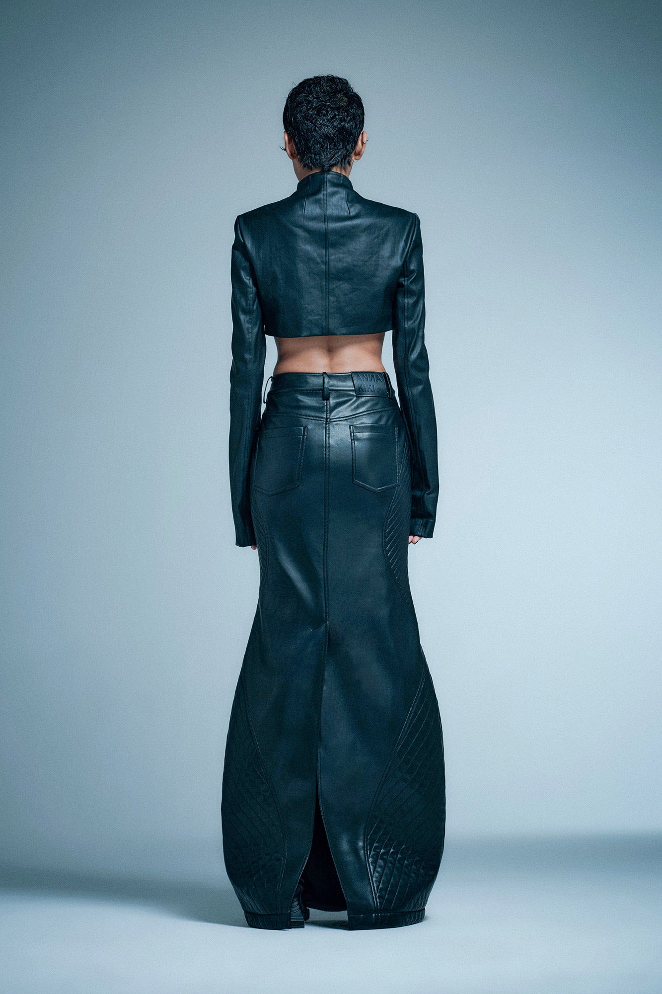 Wave placket buckle short jacket