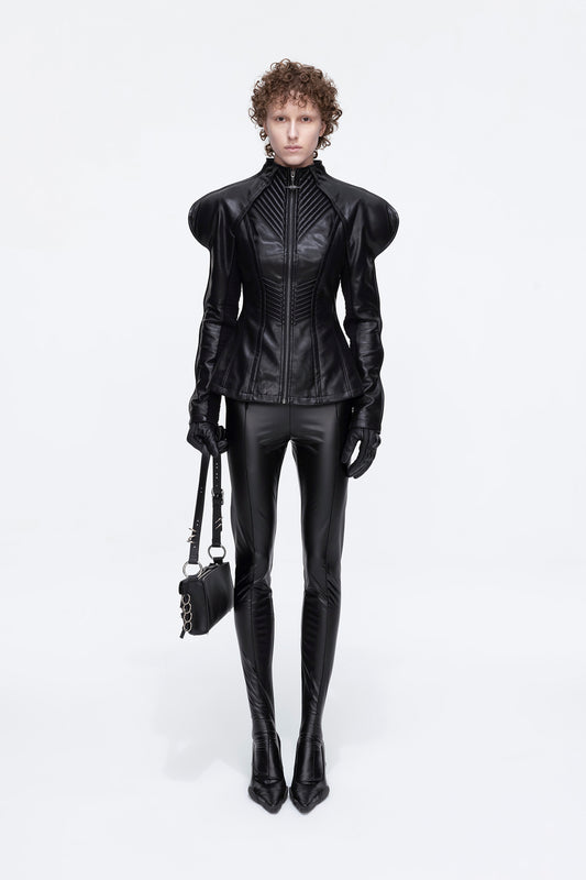 Curved sleeves and three-dimensional structure leather jacket