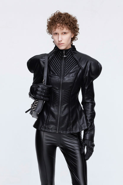 Curved sleeves and three-dimensional structure leather jacket