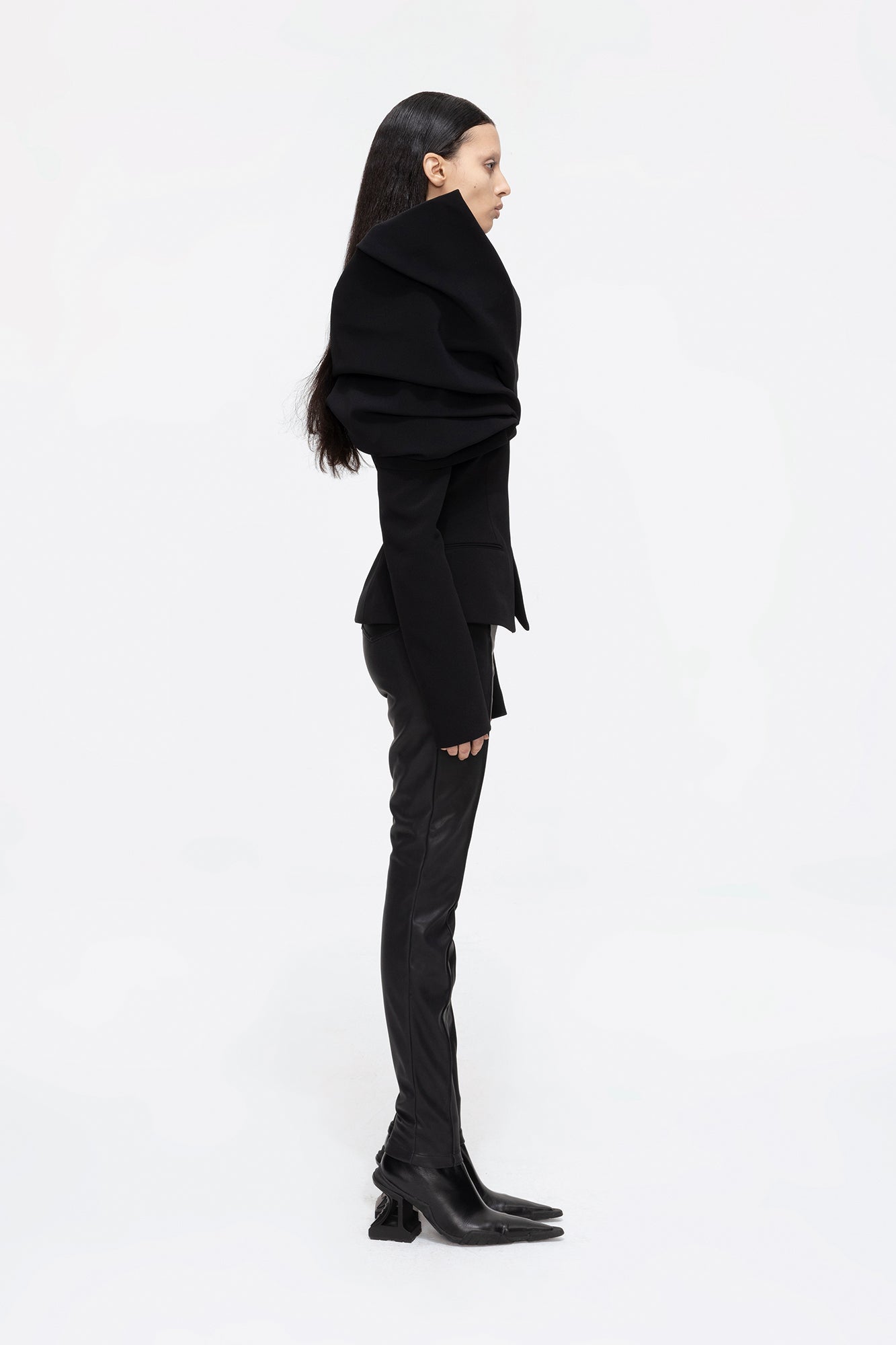 High-waisted skinny leather pants