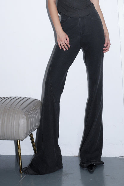Slim-fitting denim mid-rise pants