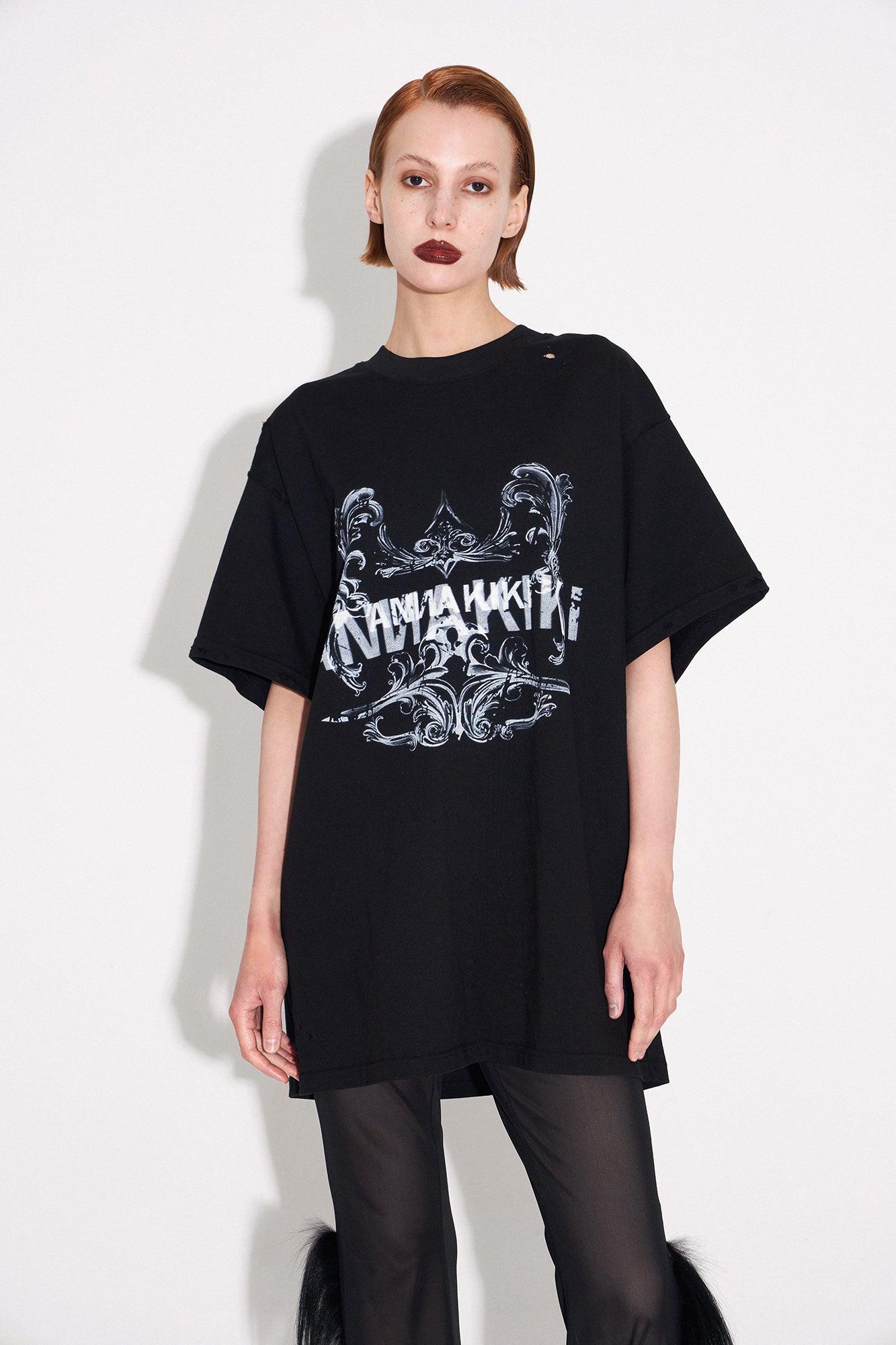 Loose printed T-shirt with holes