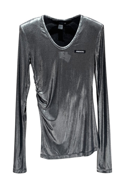 Pinch pleated slanted slit top